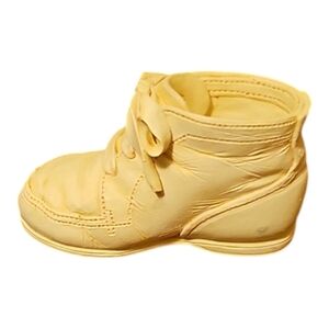 Vintage Collectible Shoe by Raine-Rainedrops Just the right shoe first step